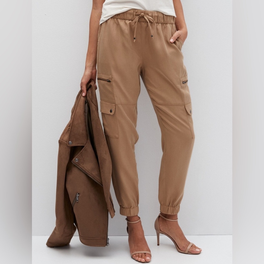 Banana Republic Soft Relaxed Cargo Tencel Casual Tan Safari Jogger Pants Sz XL - Picture 1 of 9